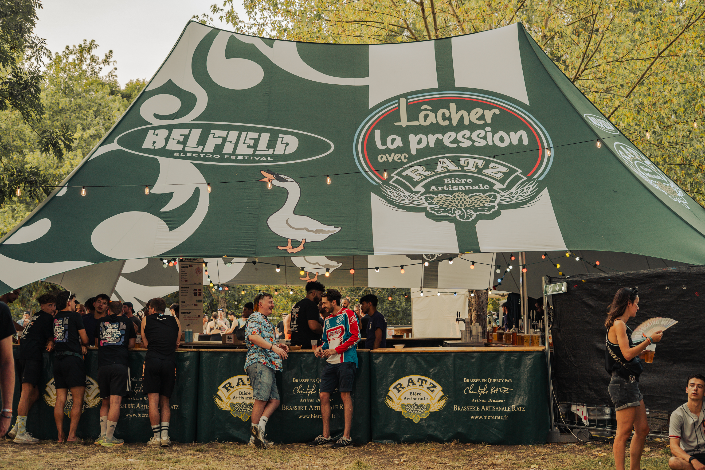 Édition 2023 du Belfield Festival — public et show de nuit